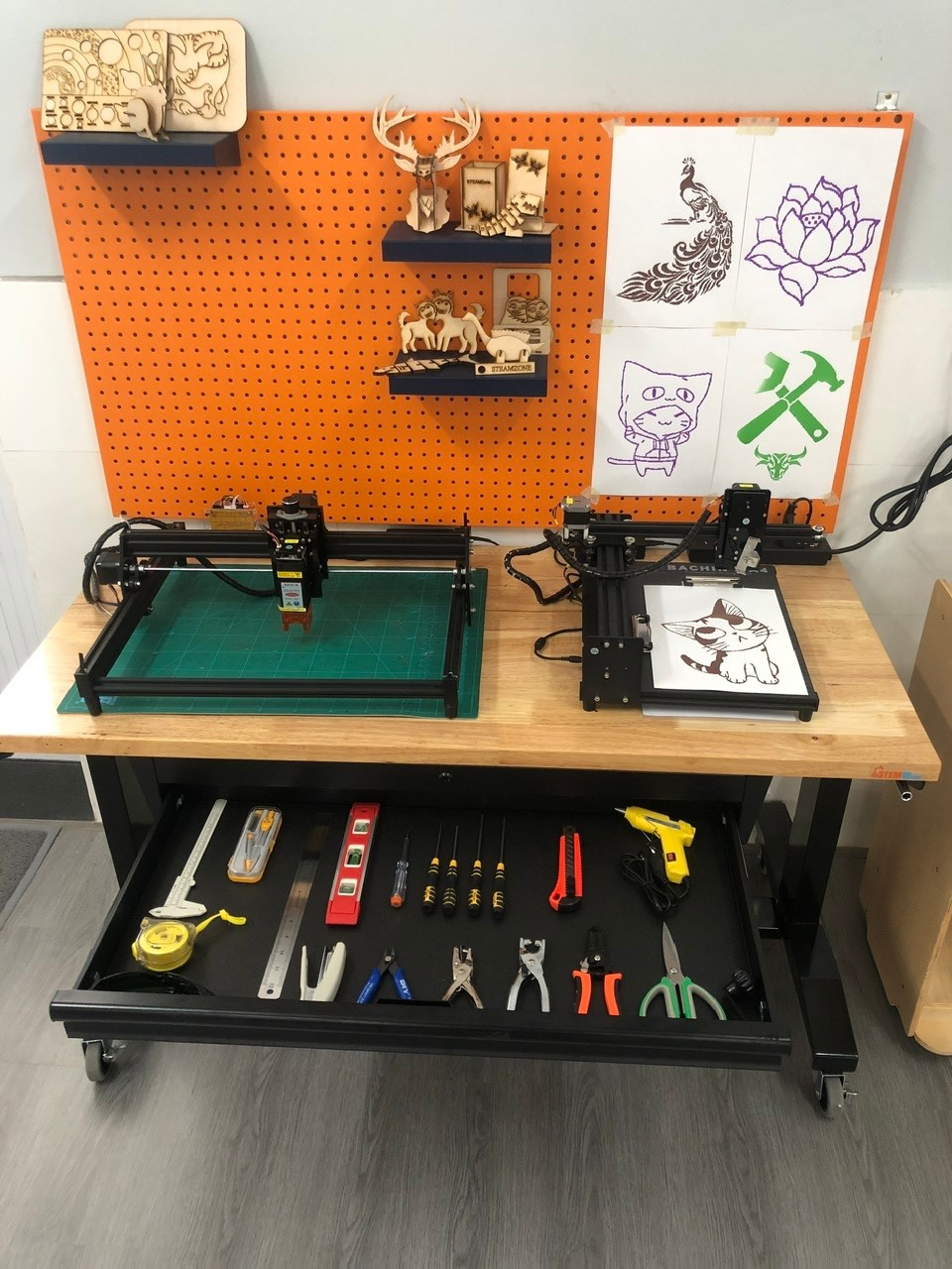 Bàn kiểu Workbench chuyên dụng cơ khí thực hành máy