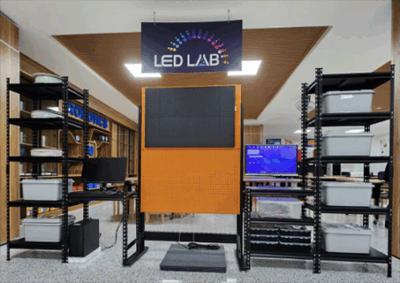 Kệ cơ khí chứa hệ thống thực hành STEM LED