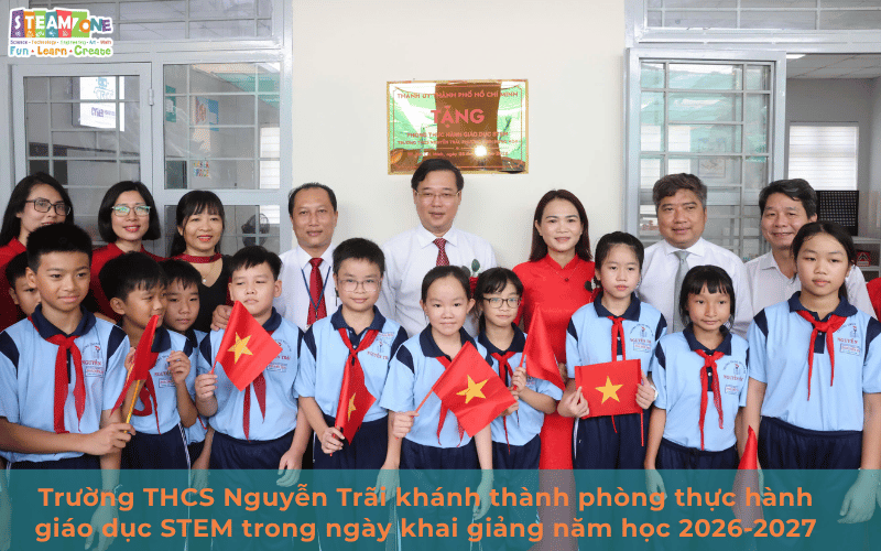 Lanh đạo TPHCM đến thăm trường THCS Nguyễn Trãi nhân khai giảng năm học mới